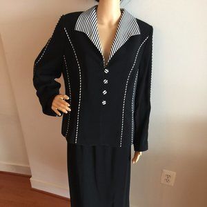 Stylish Black & White Women's 2 Piece Suit